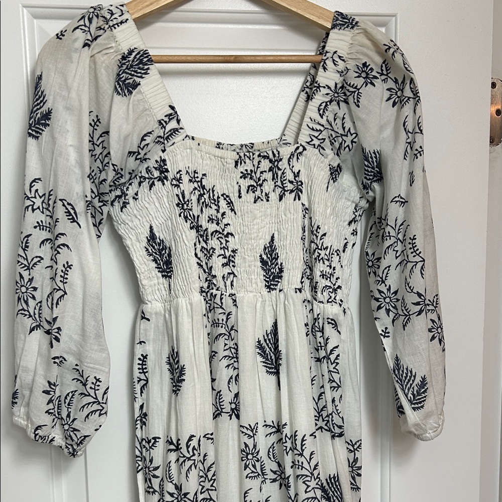 Madison Matthews Floral Print White and navy maxi dress